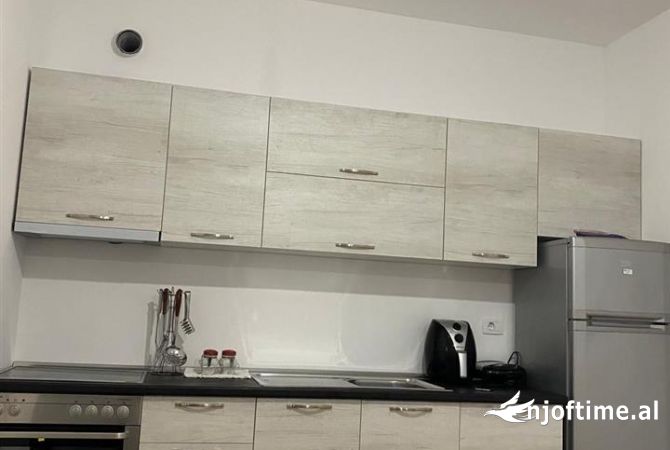 Shtepi ne shitje Apartament ne Tirane, 1+1, Mobilimi E mobiluar, Pagesa 108,200  Euro.