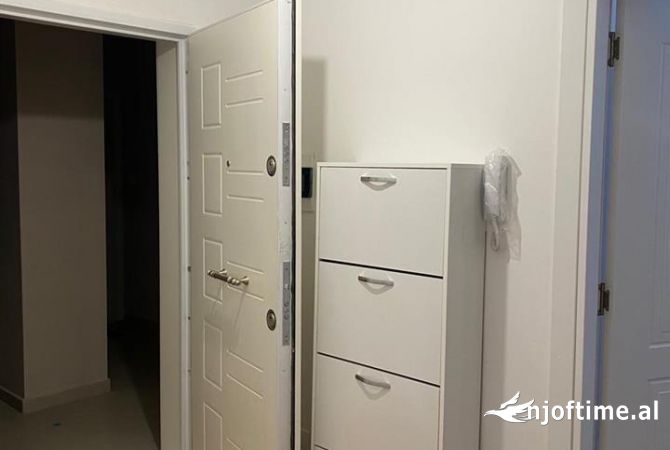 Shtepi ne shitje Apartament ne Tirane, 1+1, Mobilimi E mobiluar, Pagesa 108,200  Euro.