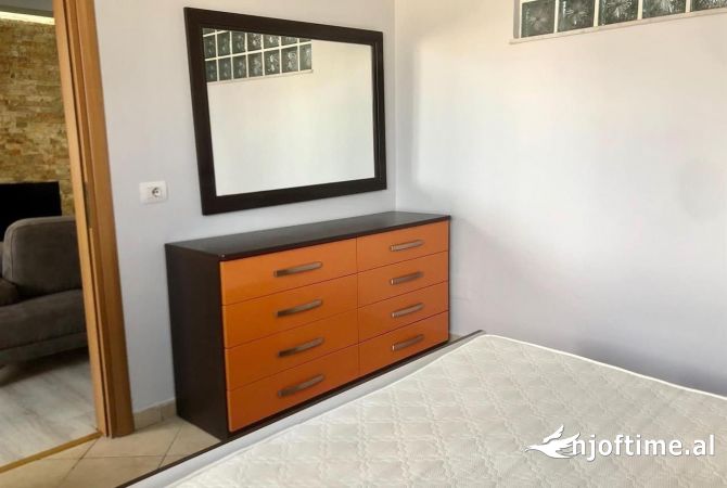 Shtepi me qera 2+1 ne Tirane - 650 Euro