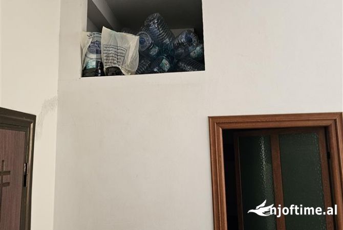 Shtepi ne shitje Apartament ne Tirane, 1+1, Mobilimi E mobiluar, Pagesa 9,300,000  Leke.