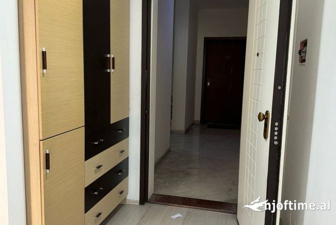 Shtepi me qera Apartament ne Tirane, 1+1, Mobilimi E mobiluar, Pagesa 600  Euro.