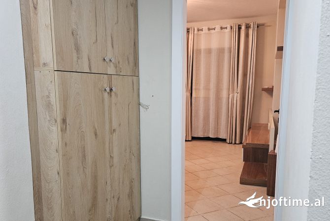 Shtepi me qera Apartament ne Tirane, 1+1, Mobilimi E mobiluar, Pagesa 500  Euro.