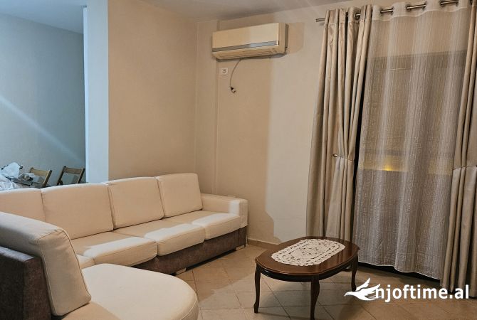 Shtepi me qera Apartament ne Tirane, 1+1, Mobilimi E mobiluar, Pagesa 500  Euro.