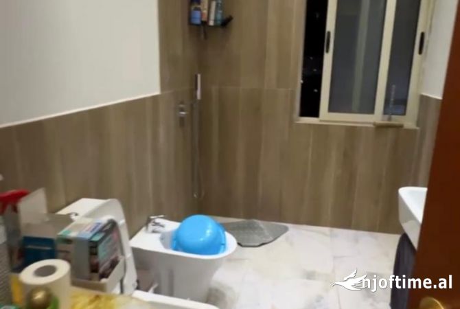 Shtepi me qera Apartament ne Tirane, 1+1, Mobilimi E mobiluar, Pagesa 500  Euro.