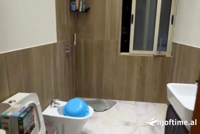 Shtepi me qera Apartament ne Tirane, 1+1, Mobilimi E mobiluar, Pagesa 500  Euro.