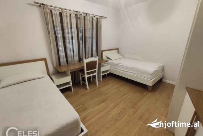 Shtepi me qera Apartament ne Tirane, 2+1, Mobilimi E mobiluar, Pagesa 800  Euro.