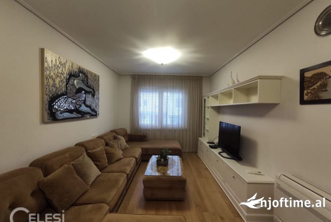 Shtepi me qera Apartament ne Tirane, 2+1, Mobilimi E mobiluar, Pagesa 800  Euro.