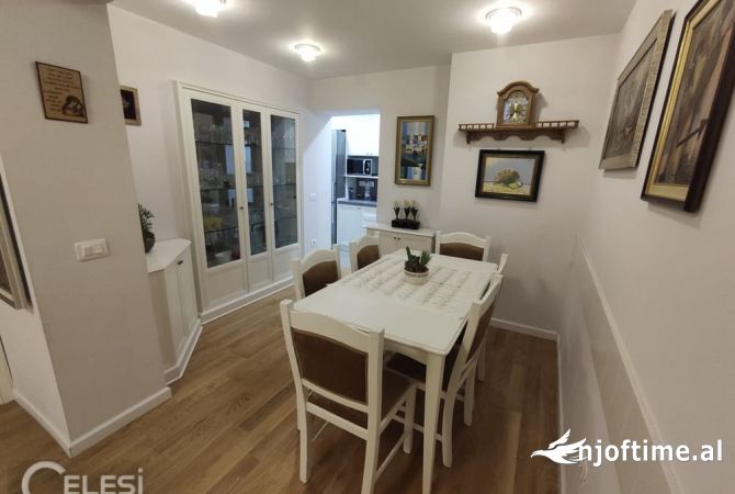 Shtepi me qera Apartament ne Tirane, 2+1, Mobilimi E mobiluar, Pagesa 800  Euro.