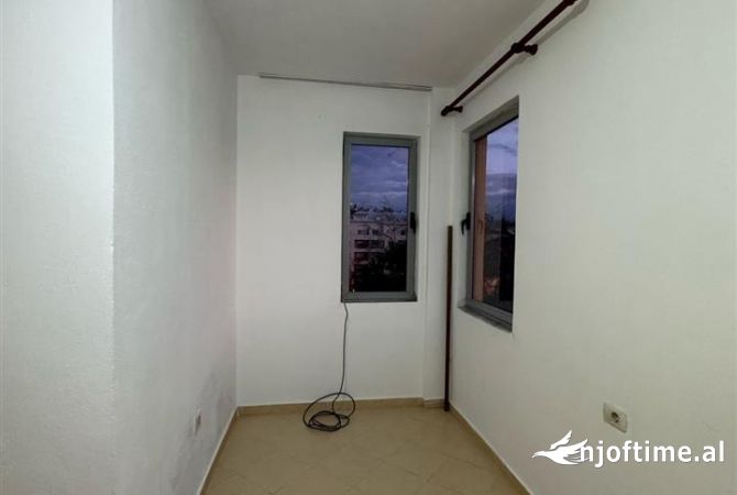 Apartment for sale in Tirana 1+1, Emty