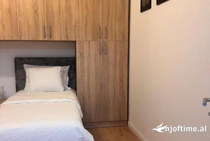 Shtepi me qera Apartament ne Tirane, 1+1, Mobilimi E mobiluar, Pagesa 500  Euro.