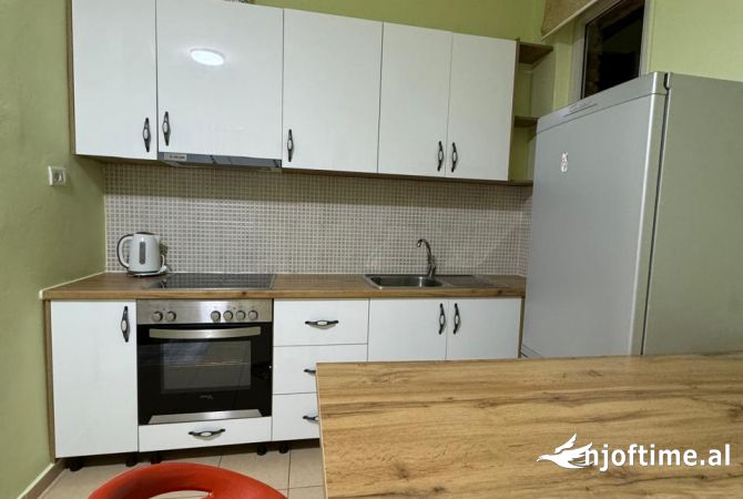 Shtepi me qera Apartament ne Tirane, 1+1, Mobilimi E mobiluar, Pagesa 500  Euro.