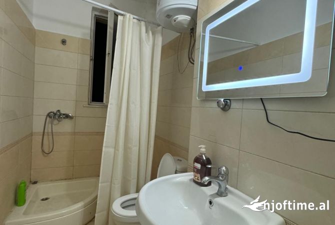 Shtepi me qera Apartament ne Tirane, 1+1, Mobilimi E mobiluar, Pagesa 500  Euro.