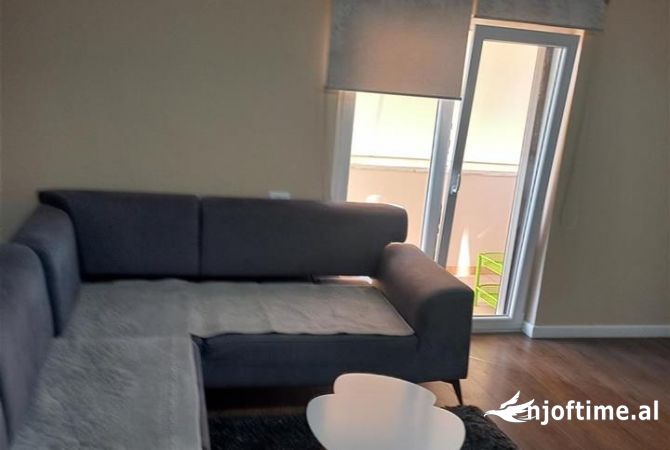 Shtepi ne shitje Apartament ne Tirane, 1+1, Mobilimi E mobiluar, Pagesa 105,000  Euro.
