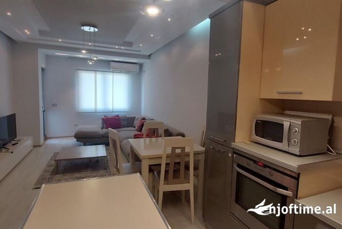 Shtepi me qera 2+1 ne Tirane - 50,000 Leke