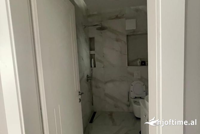 Shtepi me qera Apartament ne Tirane, 2+1, Mobilimi E mobiluar, Pagesa 550  Euro.