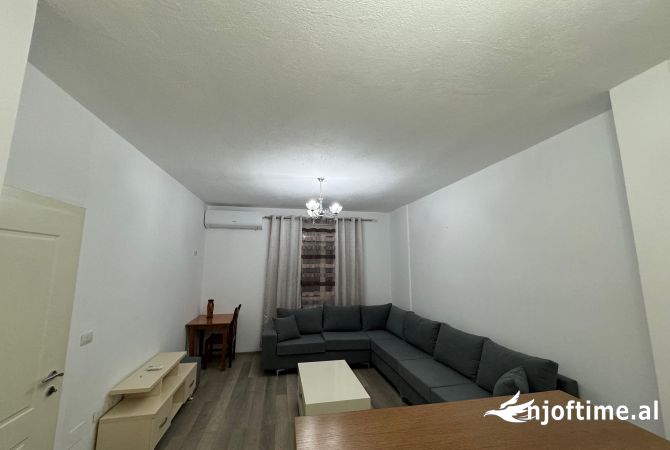 Shtepi me qera 3+1 ne Tirane - 700 Euro