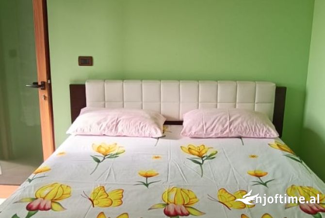 Shtepi me qera Shtepi Private ne Tirane, 1+1, Mobilimi E mobiluar, Pagesa 30,000  Leke.