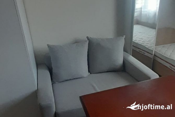Shtepi me qera Apartament ne Tirane, Garsoniere, Mobilimi E mobiluar, Pagesa 30,000  Leke.