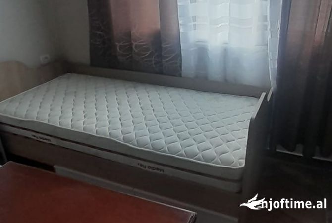 Shtepi me qera Apartament ne Tirane, Garsoniere, Mobilimi E mobiluar, Pagesa 30,000  Leke.
