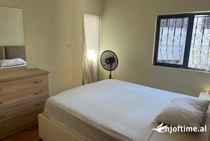 Shtepi me qera 1+1 ne Tirane - 40,000 Leke