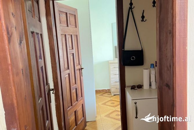Shtepi me qera 1+1 ne Tirane - 40,000 Leke