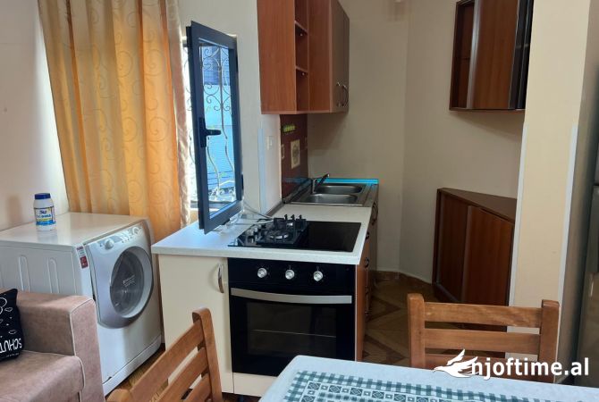 Shtepi me qera 1+1 ne Tirane - 40,000 Leke