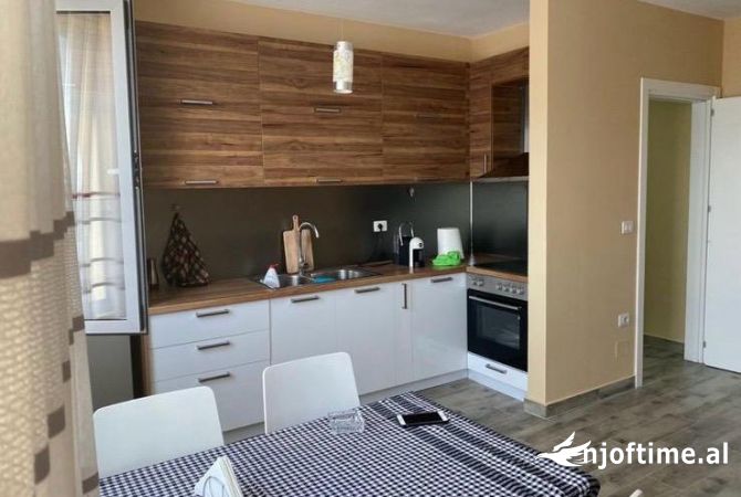 Shtepi me qera Apartament ne Tirane, 1+1, Mobilimi E mobiluar, Pagesa 520  Euro.