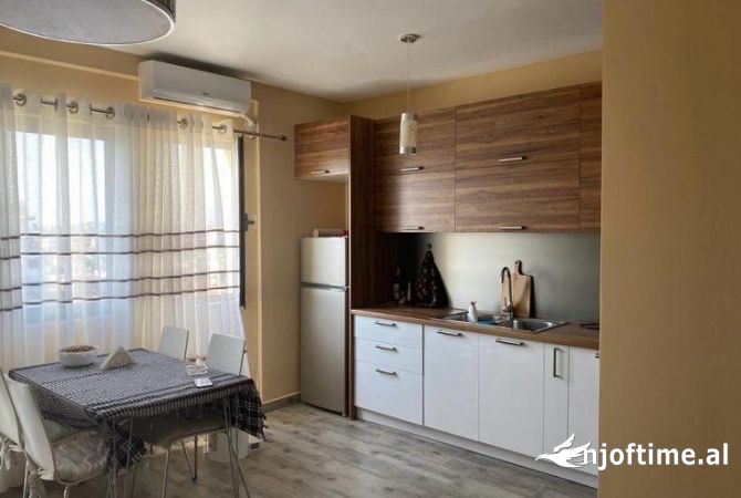 Shtepi me qera Apartament ne Tirane, 1+1, Mobilimi E mobiluar, Pagesa 520  Euro.