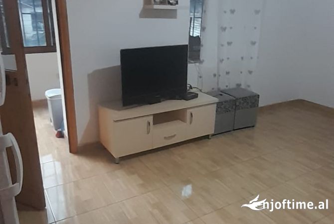 Shtepi me qera 1+1 ne Tirane - 40,000 Leke