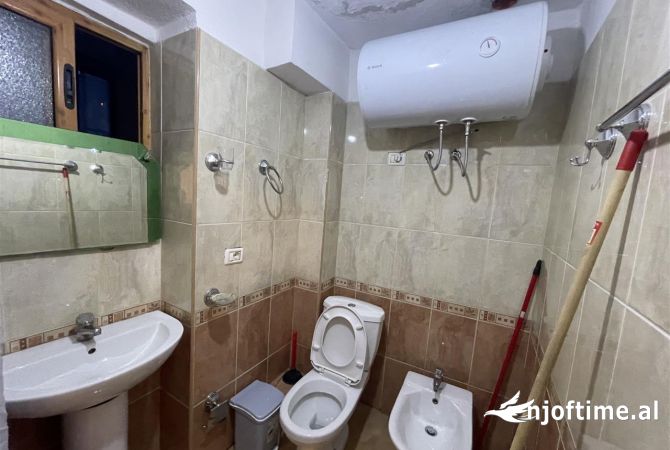 Shtepi me qera Apartament ne Tirane, 1+1, Mobilimi E mobiluar, Pagesa 40,000  Leke.