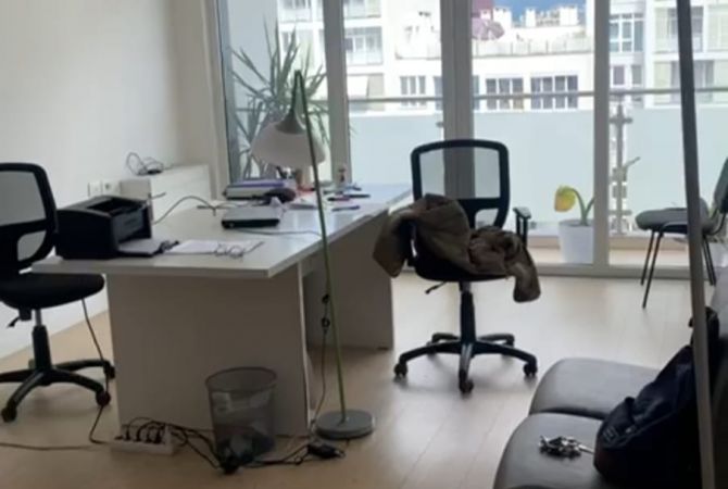 Zyre me qera tek Komuna e Parisit/Kika 2 (500 Euro)