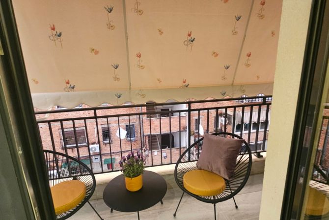 Shtepi ne shitje Apartament ne Tirane, 2+1, Mobilimi E mobiluar, Pagesa 265,000  Euro.