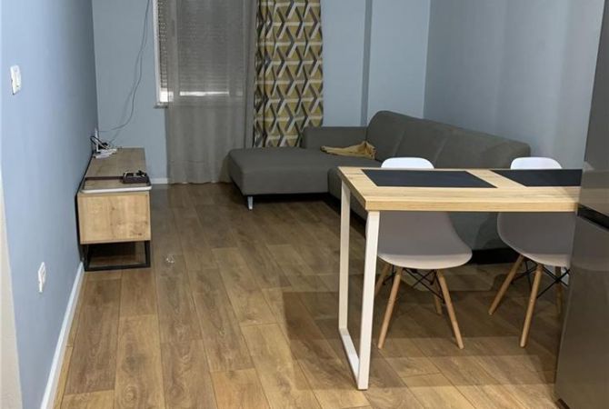 Shtepi ne shitje Apartament ne Tirane, 1+1, Mobilimi E mobiluar, Pagesa 105,000  Euro.
