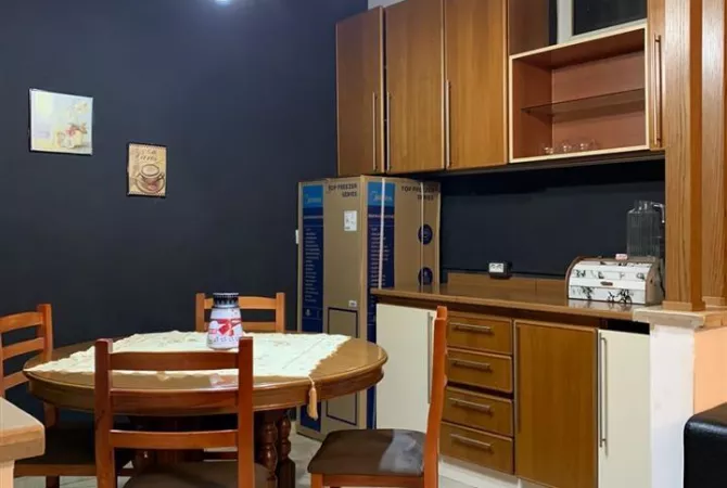 Shtepi me qera Apartament ne Tirane, 2+1, Mobilimi E mobiluar, Pagesa 60,000  Leke.