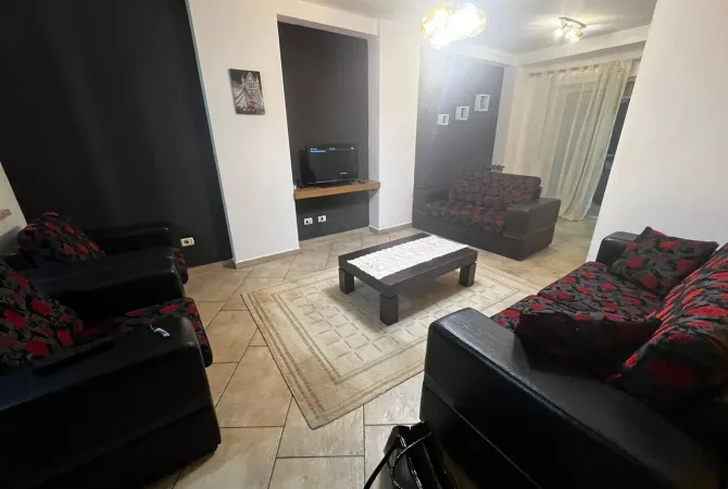 Shtepi me qera Apartament ne Tirane, 2+1, Mobilimi E mobiluar, Pagesa 60,000  Leke.