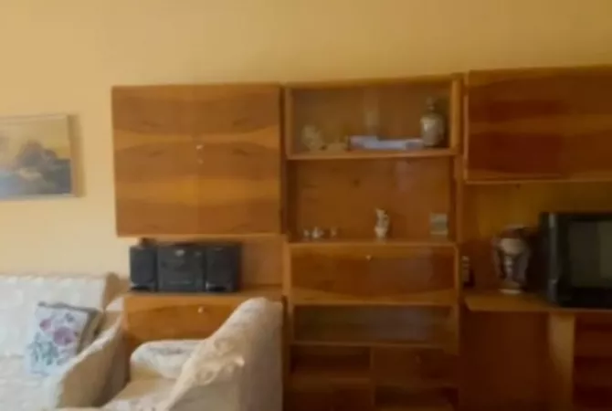 Shtepi me qera 2+1 ne Tirane - 45,000 Leke