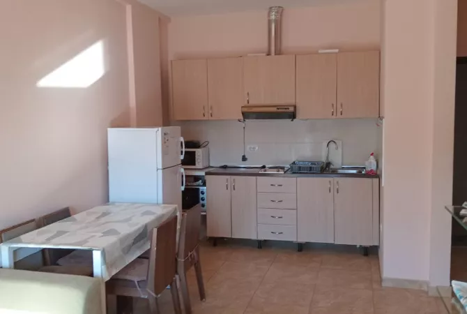 Shtepi me qera Apartament ne Tirane, 2+1, Mobilimi E mobiluar, Pagesa 470  Euro.