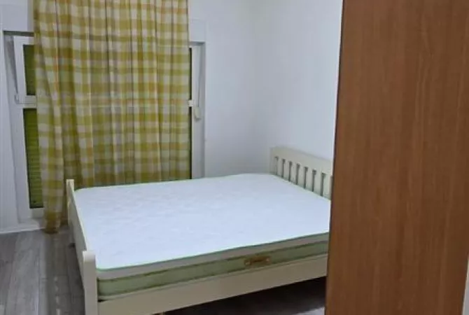 Shtepi me qera Apartament ne Tirane, 2+1, Mobilimi E mobiluar, Pagesa 45,000  Leke.