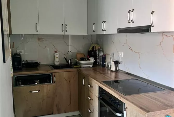 Shtepi me qera 2+1 ne Tirane - 660 Euro