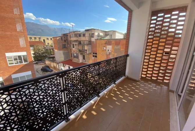 Shtepi me qera 2+1 ne Tirane - 650 Euro