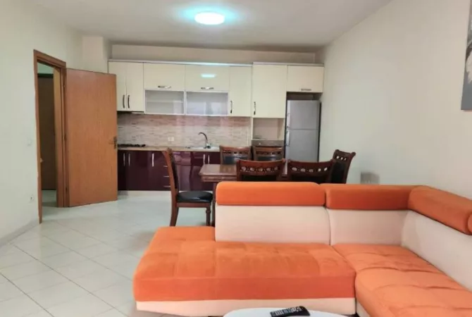 Shtepi me qera 2+1 ne Tirane - 50,000 Leke