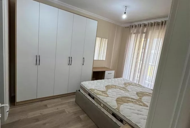 Shtepi me qera Apartament ne Tirane, 2+1, Mobilimi E mobiluar, Pagesa 530  Euro.