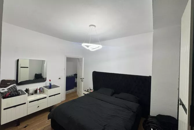 Shtepi ne shitje Apartament ne Tirane, 2+1, Mobilimi E mobiluar, Pagesa 155,000  Euro.