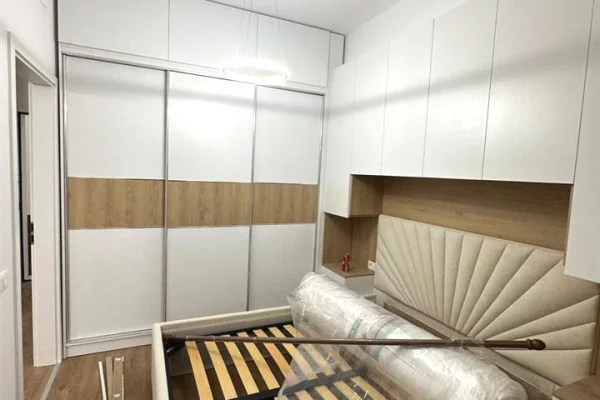 Shtepi me qera 1+1 ne Tirane - 42,000 Leke