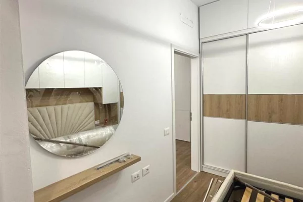 Shtepi me qera 1+1 ne Tirane - 42,000 Leke