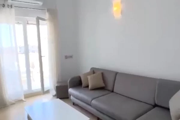 Shtepi me qera 2+1 ne Tirane - 50,000 Leke