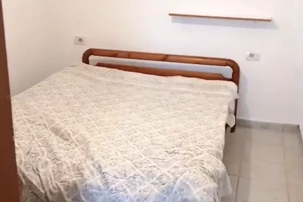 Shtepi me qera 1+1 ne Tirane - 30,000 Leke