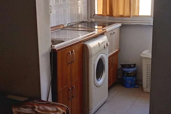 Shtepi me qera Apartament ne Tirane, Garsoniere, Mobilimi E mobiluar, Pagesa 35,000  Leke.