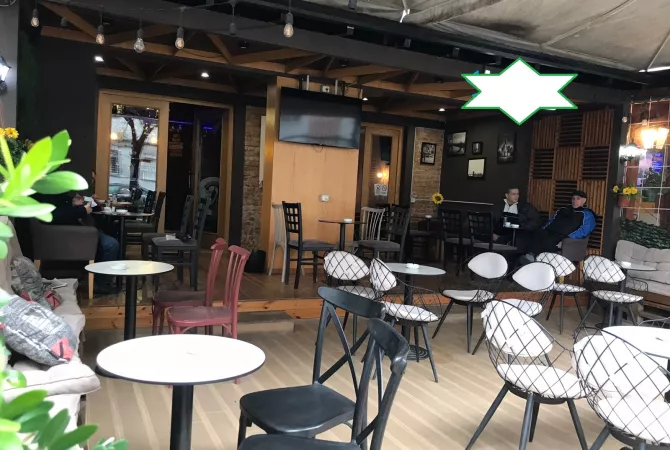 Ambiente Commerciale in Vendita 2+1 a Tirana - 299,700 Euro
