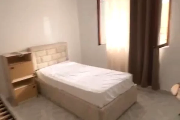 Shtepi me qera Garsoniere ne Tirane - 30,000 Leke